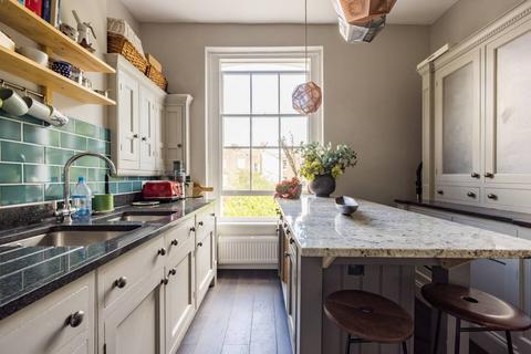 3 bedroom flat to rent, Malden Road, Kentish Town, London, NW5
