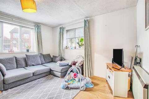 2 bedroom flat for sale, Impala Drive, Cambridge