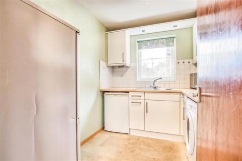 2 bedroom flat for sale, Impala Drive, Cambridge