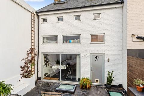 4 bedroom terraced house for sale, Medfield Street, Putney, London, SW15