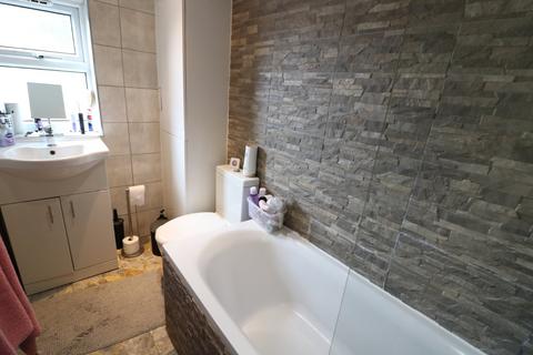 1 bedroom apartment to rent, Chigwell Road, Woodford Green IG8