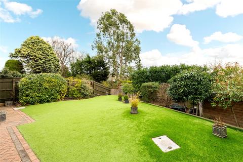 6 bedroom detached house for sale, Moreton Road, Buckingham, Buckinghamshire, MK18