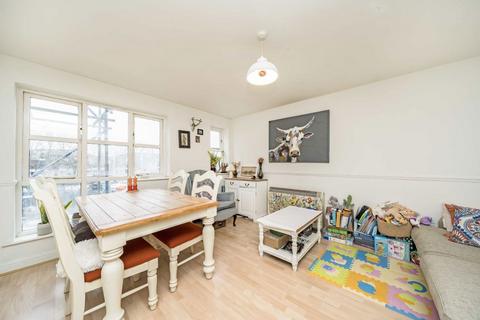 2 bedroom flat for sale, Transom Close, London SE16
