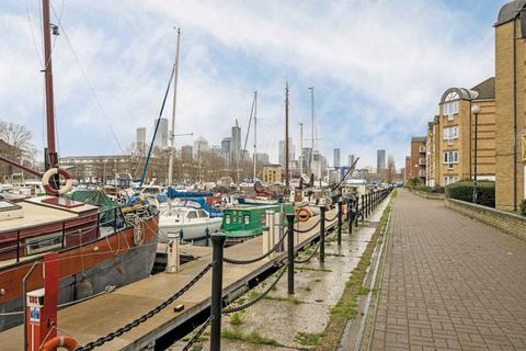 Transom Close, London SE16