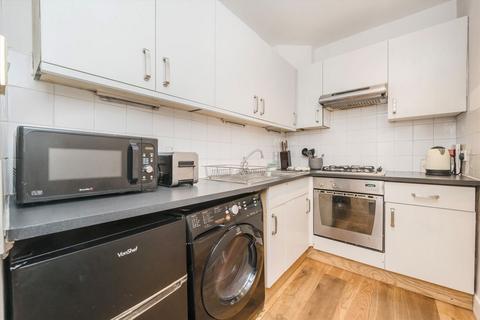 2 bedroom flat to rent, North End Road, London W14