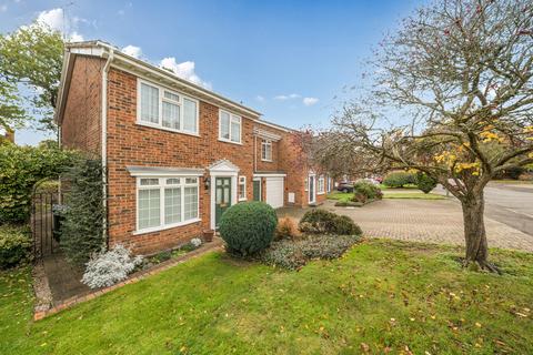 Mayfield Gardens, Hersham, Surrey, KT12