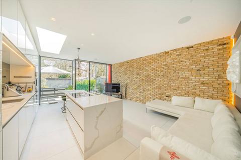 4 bedroom house to rent, Thurleston Avenue, Morden SM4