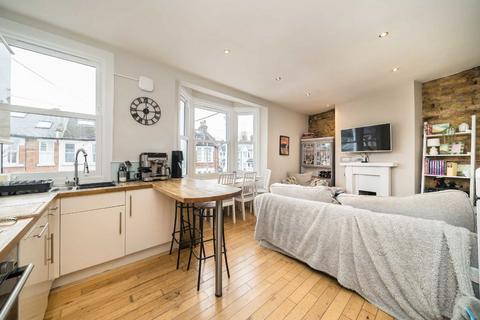 2 bedroom flat for sale, Steerforth Street, London SW18