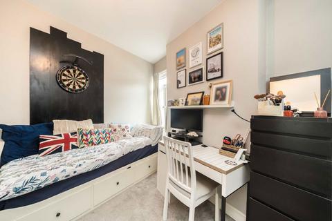 2 bedroom flat for sale, Steerforth Street, London SW18