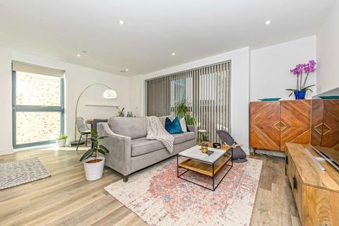 2 bedroom flat for sale, Osiers Road, London SW18