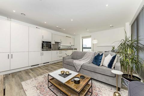 2 bedroom flat for sale, Osiers Road, London SW18