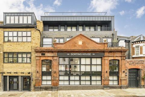 1 bedroom flat for sale, St. Ann's Hill, London SW18