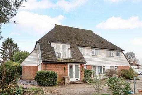 2 bedroom maisonette for sale, Walton Road, Walton On Thames, Surrey, KT12