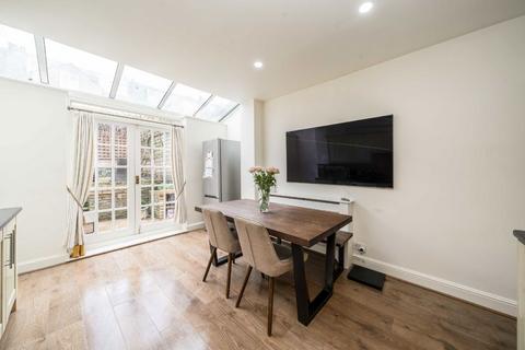 2 bedroom flat for sale, Gayville Road, London SW11