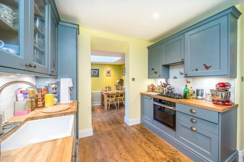 2 bedroom flat for sale, Gambetta Street, London SW8