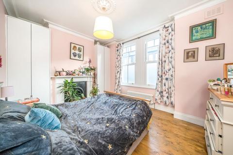 2 bedroom flat for sale, Gambetta Street, London SW8