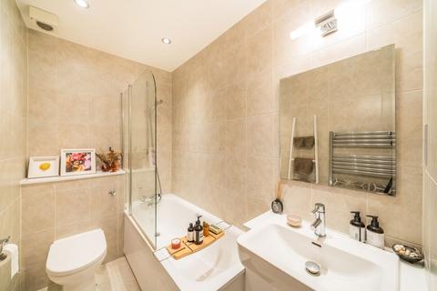 2 bedroom flat for sale, Upper Richmond Road, London SW15