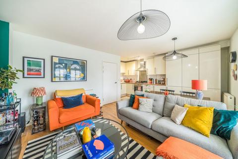 2 bedroom flat for sale, Upper Richmond Road, London SW15