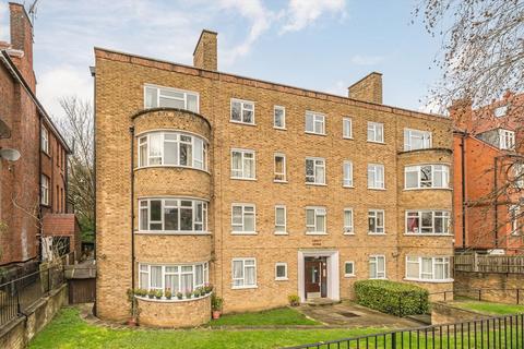 3 bedroom flat for sale, West Hill, London SW15