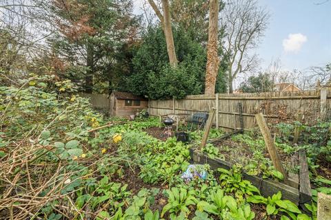 3 bedroom flat for sale, West Hill, London SW15