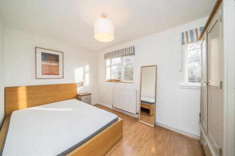 3 bedroom flat for sale, West Hill, London SW15