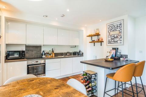 2 bedroom flat for sale, Enterprise Way, London SW18