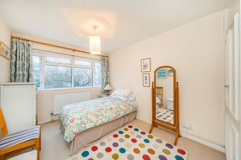 2 bedroom flat for sale, Railway Side, London SW13