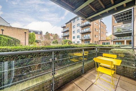 2 bedroom flat for sale, Roehampton Lane, London SW15