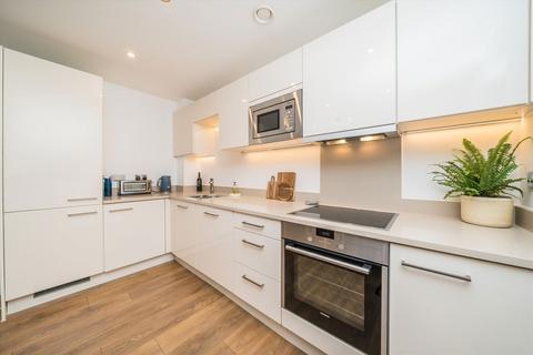 2 bedroom flat for sale, Roehampton Lane, London SW15