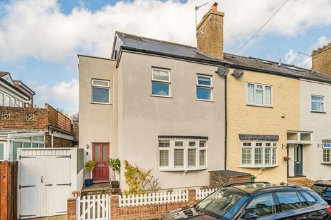 4 bedroom semi-detached house for sale - Queens Road, Thames Ditton KT7