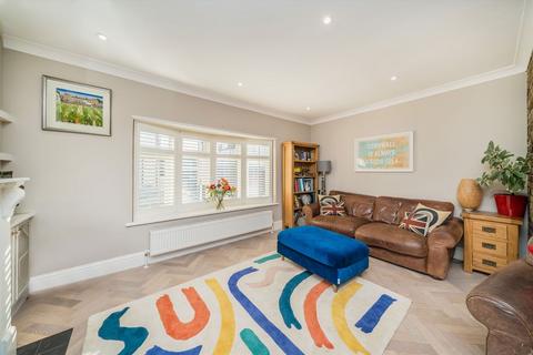 undefined, Queens Road, Thames Ditton KT7