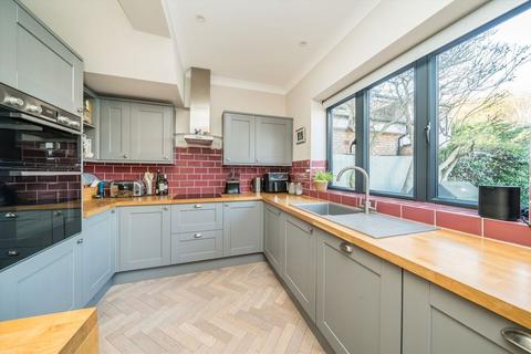 undefined, Queens Road, Thames Ditton KT7
