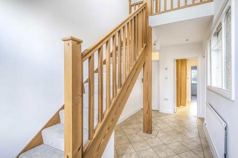 4 bedroom house to rent, Hawkshill Way, Esher KT10