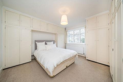 4 bedroom detached house to rent, Riversdale Road, Thames Ditton KT7