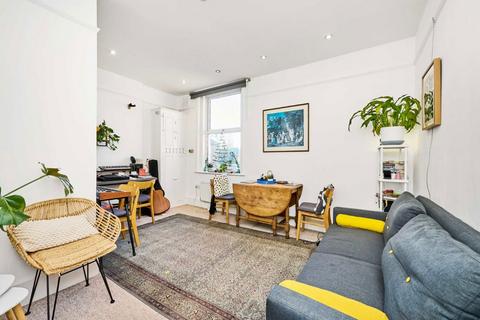 2 bedroom flat to rent, Bromley Road, London SE6