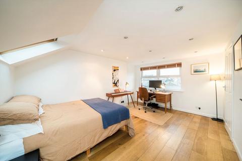 4 bedroom house to rent, Seely Road, London SW17