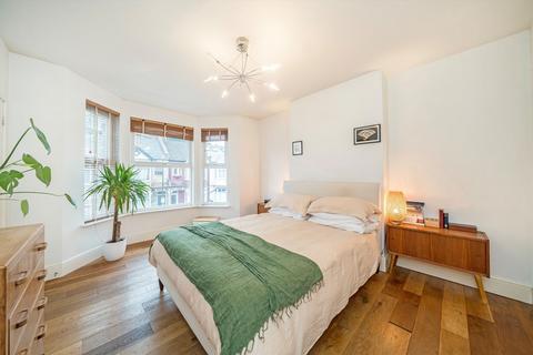 4 bedroom house to rent, Seely Road, London SW17