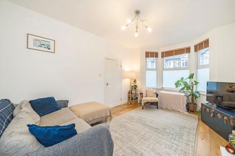 4 bedroom house to rent, Seely Road, London SW17