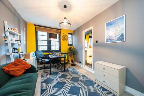 2 bedroom flat to rent, Sandwich Street, London WC1H