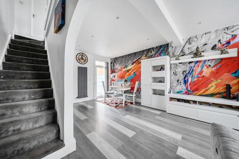 2 bedroom end of terrace house for sale, Windmill Road,  Sunbury-on-Thames,  TW16