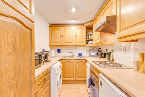 1 bedroom flat to rent, Campden Hill Gardens, London W8