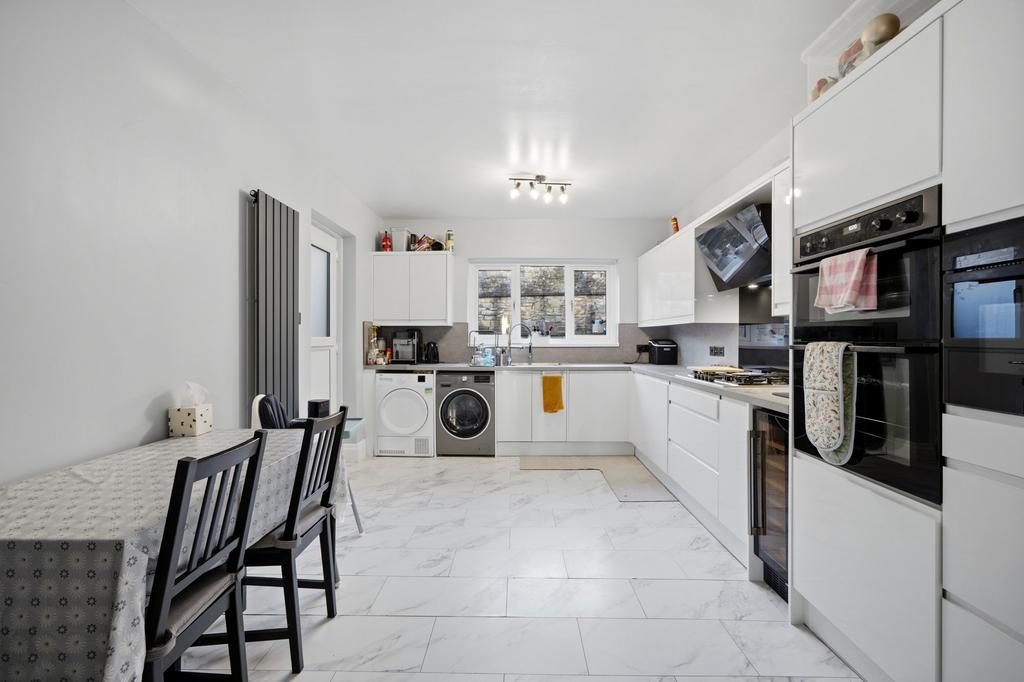 Dining kitchen
