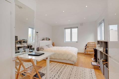 Studio for sale, Parsons Green, London SW6