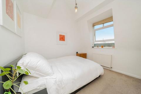 2 bedroom flat for sale, Fulham Palace Road, London SW6
