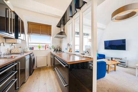 2 bedroom flat for sale, Fulham Palace Road, London SW6