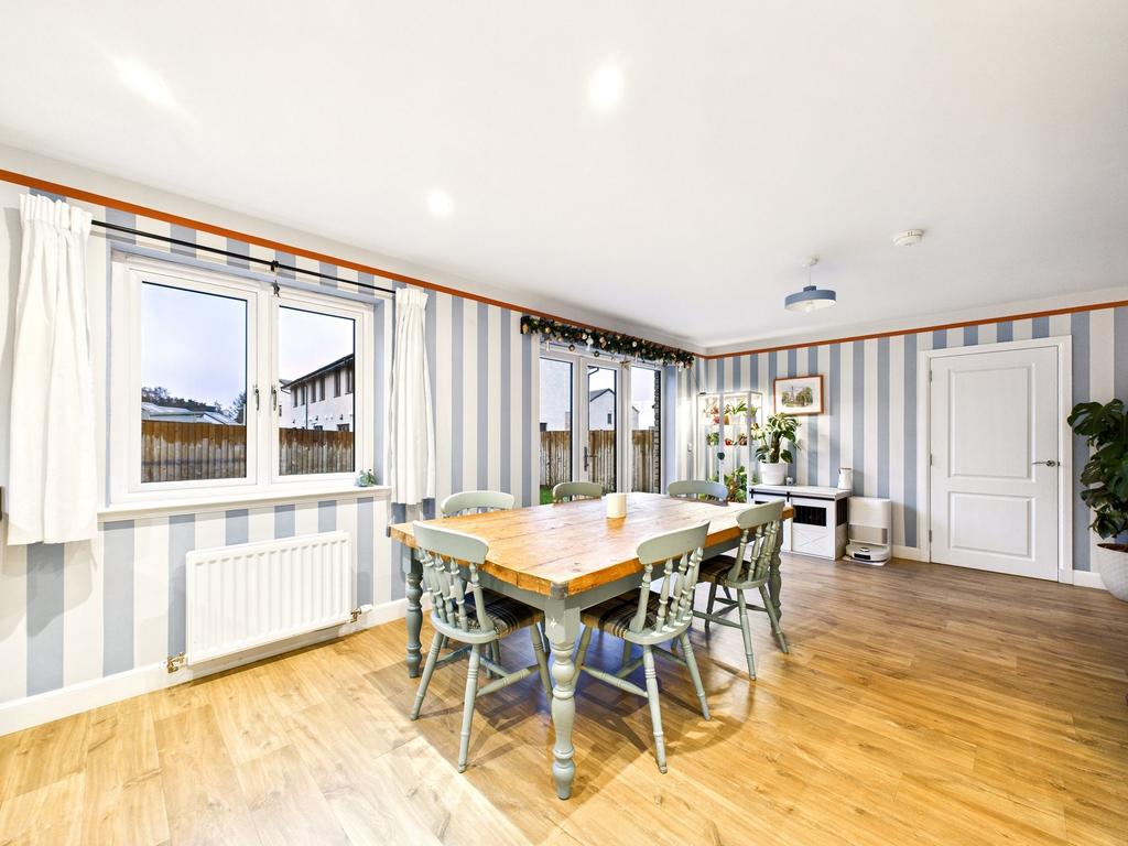 Kitchen/dining/family room.
