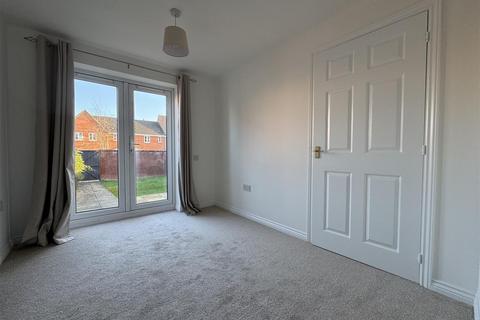 3 bedroom end of terrace house to rent, Highworth Road, Swindon SN3