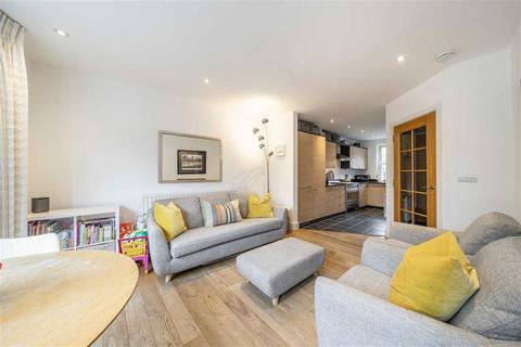 2 bedroom maisonette for sale, Feathers Place, London SE10