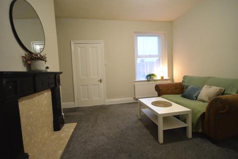 2 bedroom flat to rent, Wingrove Gardens, Newcastle upon Tyne NE4
