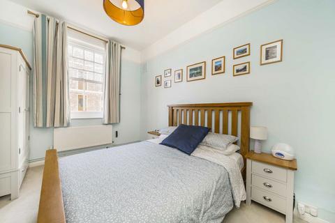2 bedroom flat for sale, Swaffield Road, London SW18